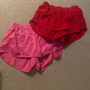 Cute hottie hot lulu lemon shorts!! Comes together